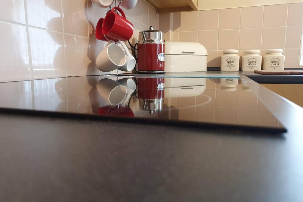 Pomfret House, 3 Bedrooms, Burnley Central, Contractors And Groups First Choice, Free Parking Exterior foto