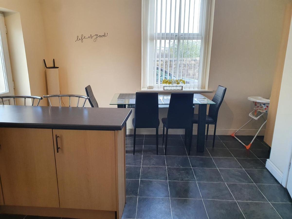 Pomfret House, 3 Bedrooms, Burnley Central, Contractors And Groups First Choice, Free Parking Exterior foto